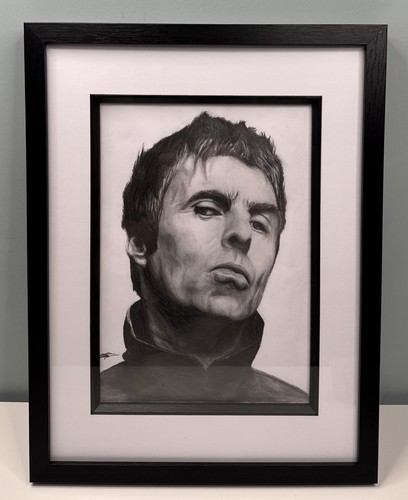 Liam gallagher hand - liam,