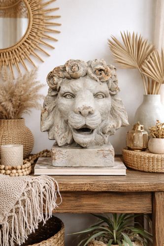 Rustic vintage style - lion, head
