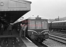 PHOTO  DMU 3 CAR SUBURBAN SET