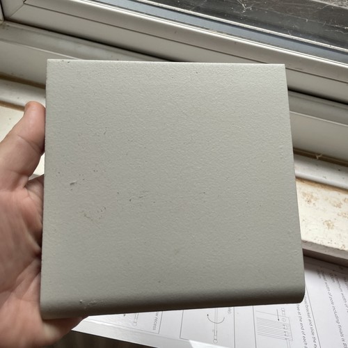 Grey silver bullnose - x,
