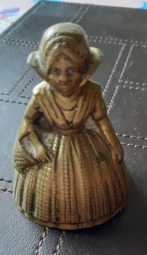 Vintage small brass lady - vintage,