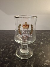 Vintage 1977 The Queens Silver