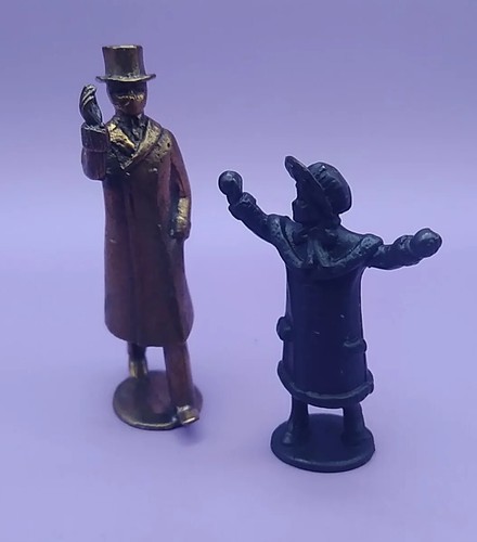 Pair bronze figures - of,