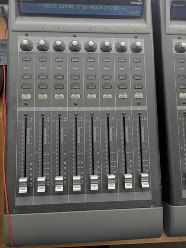 Mackie logic control - logic, xt
