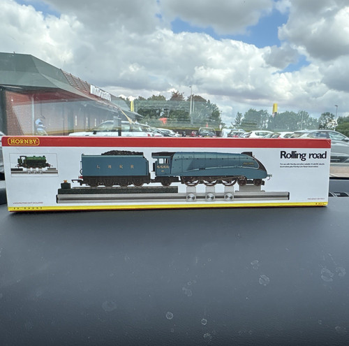 Hornby gauge r8211 rolling - oo,