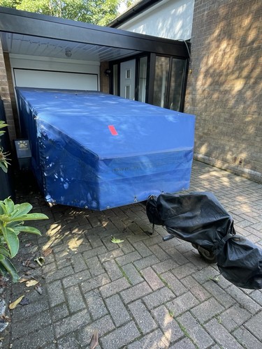 Enclosed car transporter - enclosed,