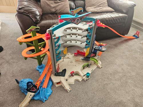 Hot wheels ultimate garage - hot,
