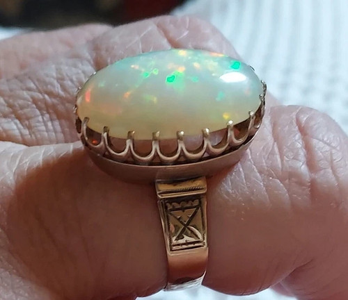 Antique natural fire - opal, 3ct
