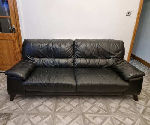 Used dfs black solid leather - used,