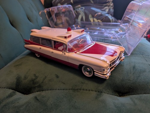 Auto world 1959 - world, cadillac