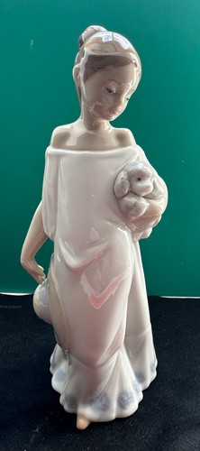 Nao lladro spanish girl - lladro,