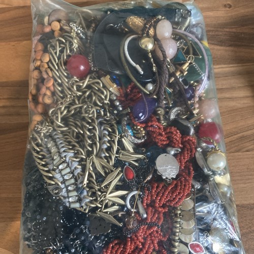 8kg broken jewellery - 1.8kg, bundle