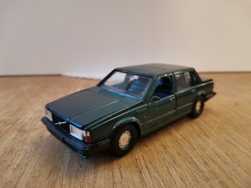 Corgi toys c435 volvo 740 - c435/12,