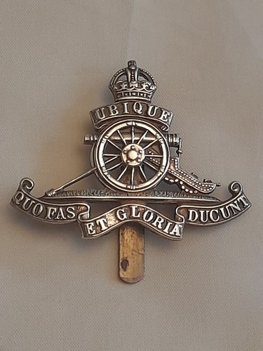 Royal artillery cap badge - royal,