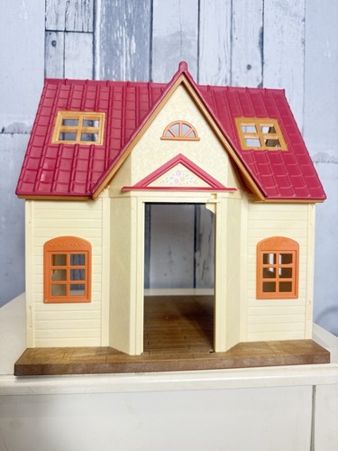 Sylvanian families red roof - families,