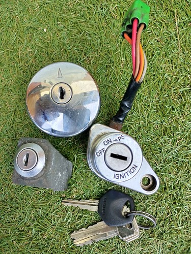 Suzuki 125 lockset - vl, lc