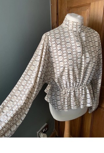 Primark beige volume sleeve - volume,