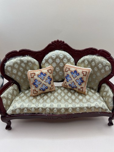 Scale dolls house - scale, of