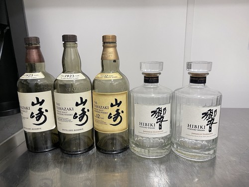 Hibiki yamazaki whisky - yamazaki,
