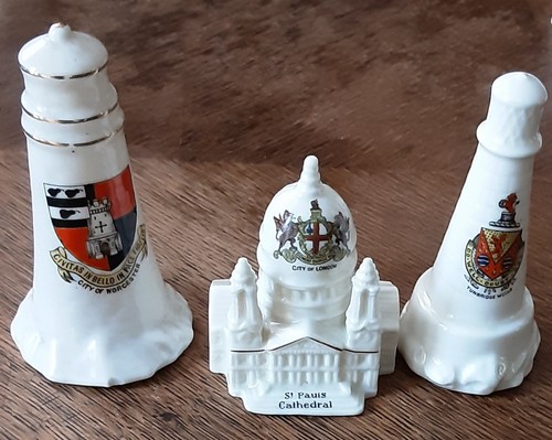 Crested china pauls - crested, st