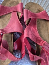 BNWT Womens Size 7  Gorgeous