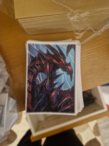 70x yugioh red - 70x, black