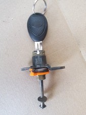 FREELANDER 1 Drivers door lock