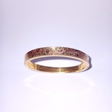STYLISH VINTAGE ROLLED GOLD HINGED BANGLE BRACELET with ENGRAVED DESIGN ALL OVER
