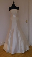 Authentic Suzanne Neville Orchid Wedding Dress Size 12