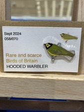 RSPB Interest HOODED WARBLER quality enamel BIRD Pin Badge excellent condition 
