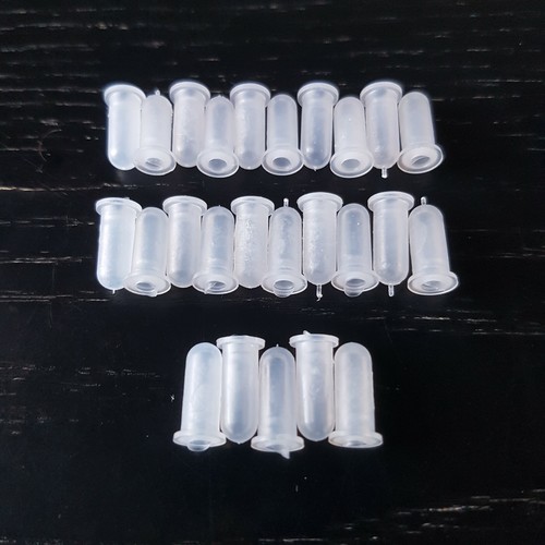 Badge clips x25 - clips, ford