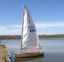 Solo dinghy 4604 (2005) combi road / launch trolleys. Selden mast