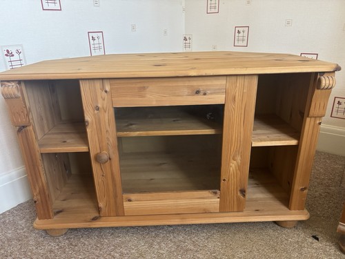 Solid pine corner - solid,