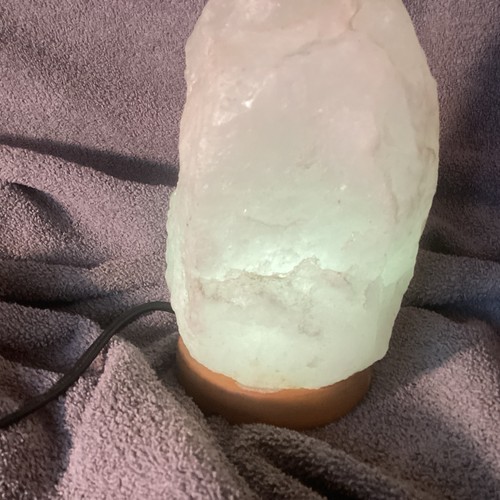 Salt lamp with wood - , base