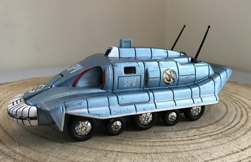 Captain scarlet die - scarlet,