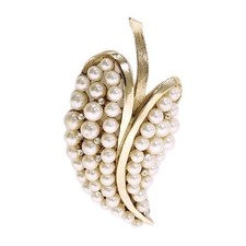 Vintage Crown Trifari Faux