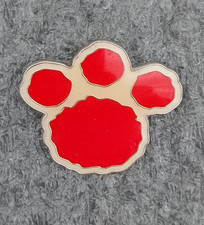 HAVEN HOLIDAYS  MODERN PIN BADGE  - BRADLEY BEAR PAW