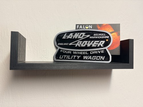 Land rover badge - badge, cast