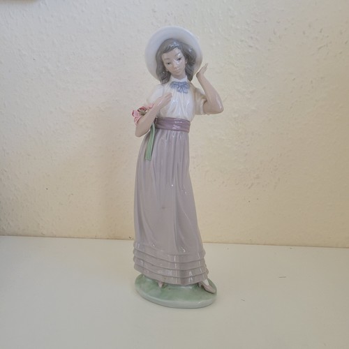 Nao lladro lady with - nao,
