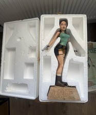 Lara Croft Tomb Raider CORE