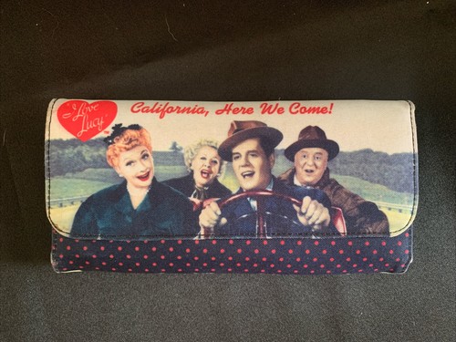 Love lucy wallet - “i,