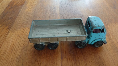 Mettoy mechanical eight - mettoy, wheel