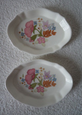 2 Vintage Wedgwood Meadow