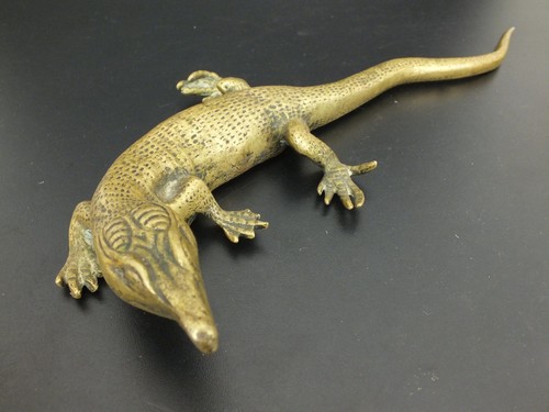 Vintage solid brass lizard - solid,