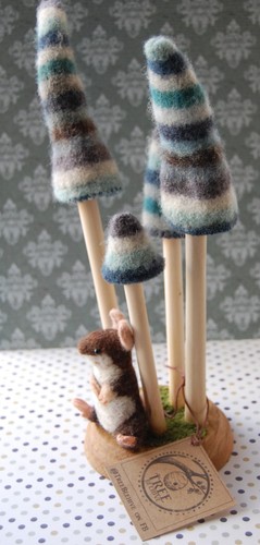 Needle felted mouse sculpture - needle,