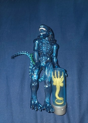 Alien figure with face - alien, hugger