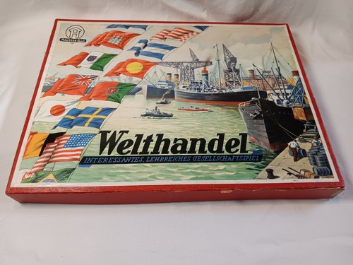 Old board game dice - old,