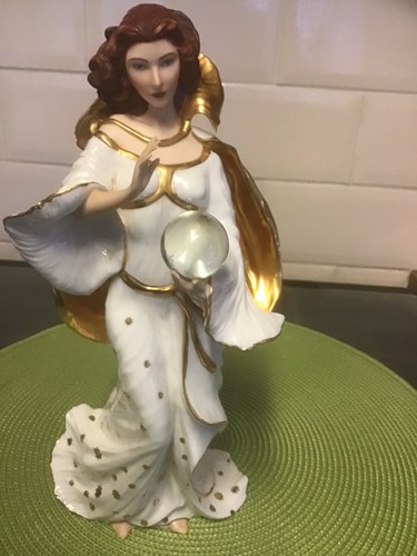 Franklin mint destiny victoria - mint,