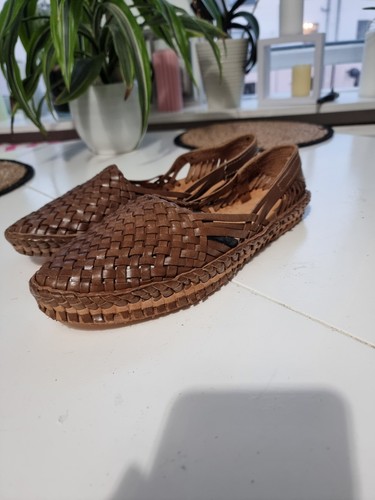 Red herring tan leather woven - red,