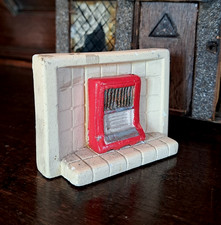 VINTAGE DOLLS' HOUSE